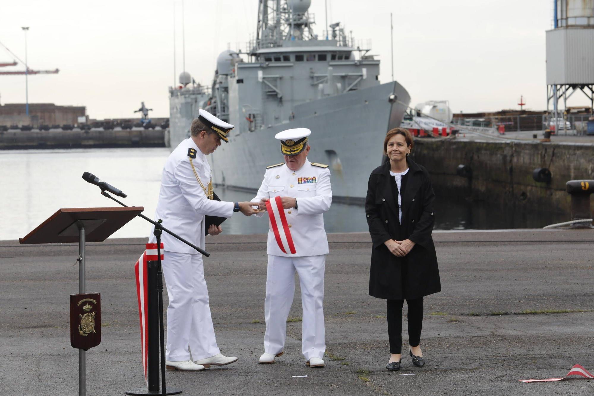 Así fue la visita institucional a los barcos de guerra que están en Gijón por el Día de las Fuerzas Armadas