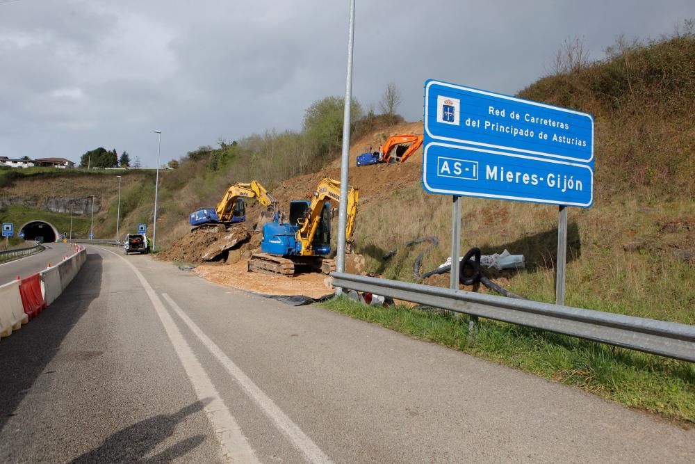 Obras de estabilización de la ladera en la autovía minera