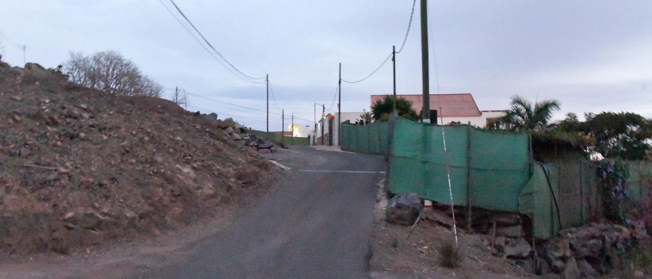 Calle Lomo de la Presa, en la zona de El Salobre, donde un menor mató a un hombre