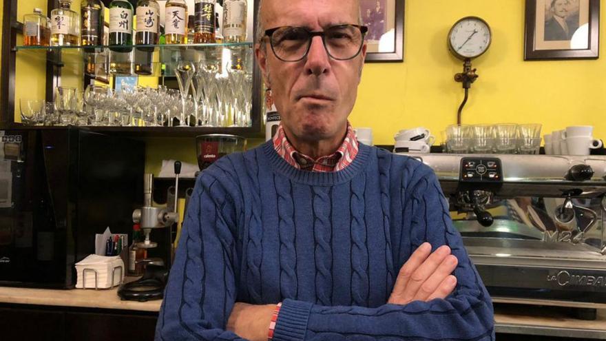 Gelu Castañón, en el Café Gregorio, en enero de 2023. |