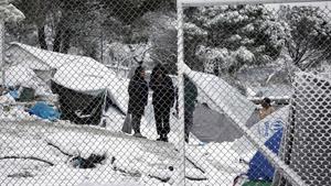 Campamento de refugiados de Moria, en Lesbos, completamente nevado.