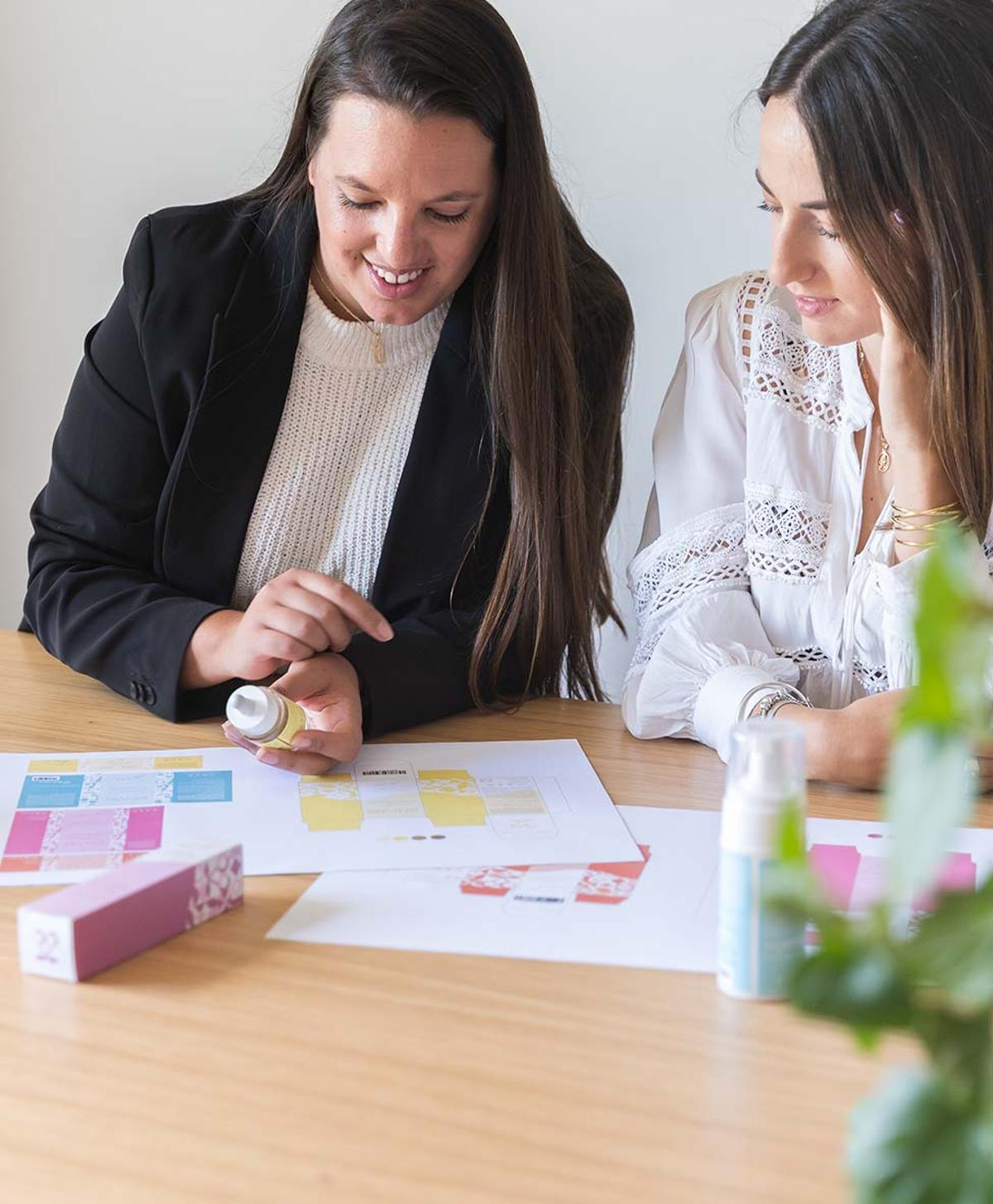 La marca cosmética de dos hermanas de Plasencia desarrollada desde el medio rural que llega a palacio