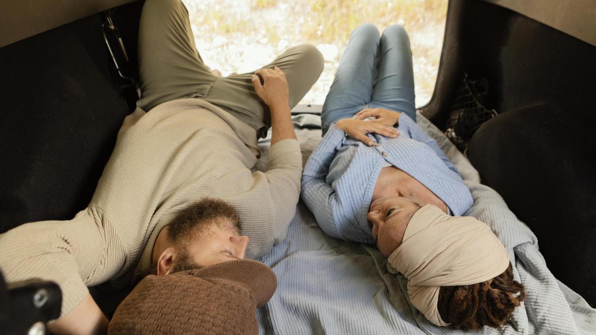 Dormir en el coche es legal siempre y cuando sigas las instrucciones