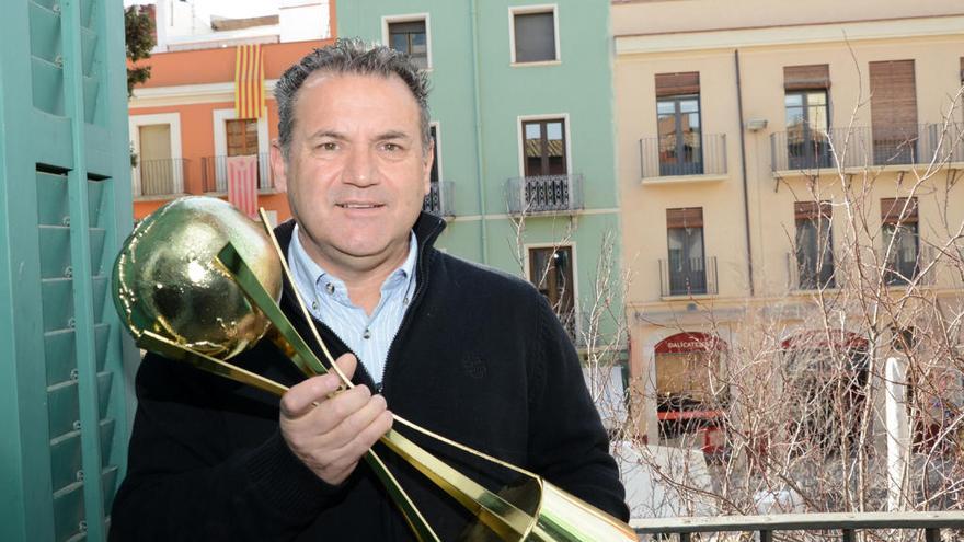 Juanjo Rovira, amb el trofeu del MIC, a Figueres