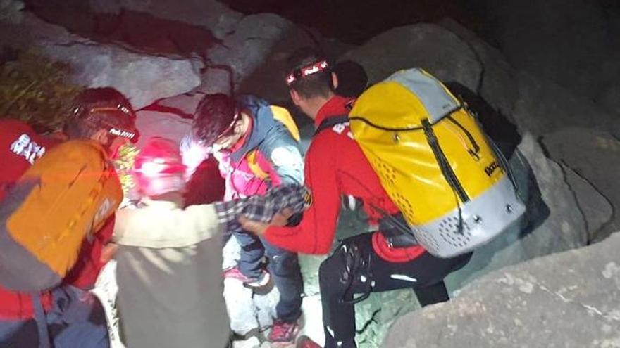 Once horas de laborioso rescate de un hombre de 82 años perdido de noche en la Serra de Tramuntana