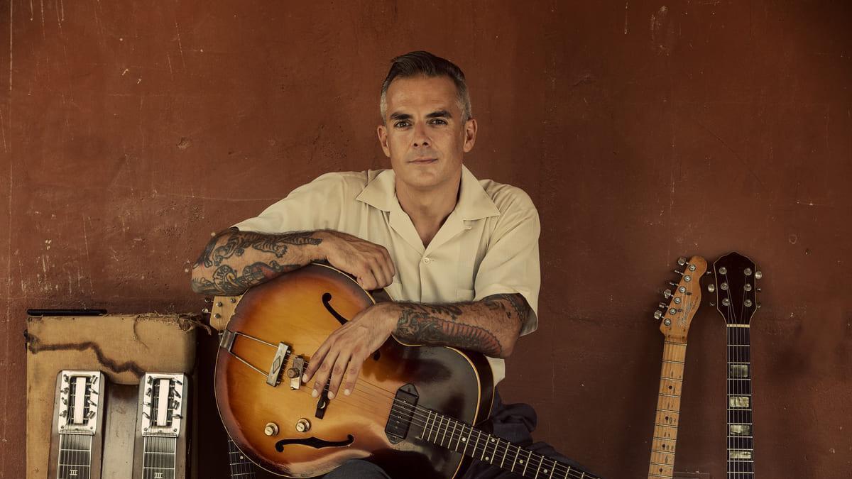 El guitarrista Mario Cobo.