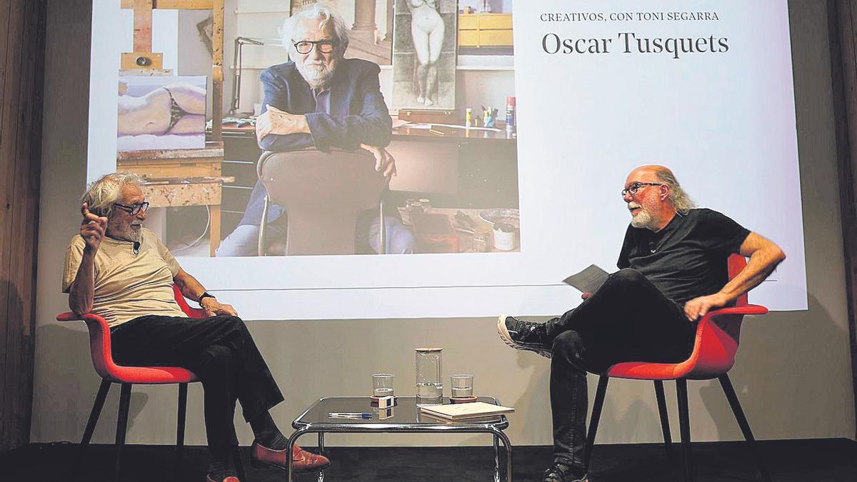 Conversación entre Óscar Tusquets y Toni Segarra en el ciclo ‘Creativos’ del Museo March, el pasado lunes.