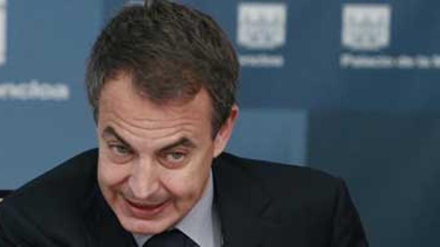 Zapatero descarta &quot;absolutamente&quot; un rescate a España