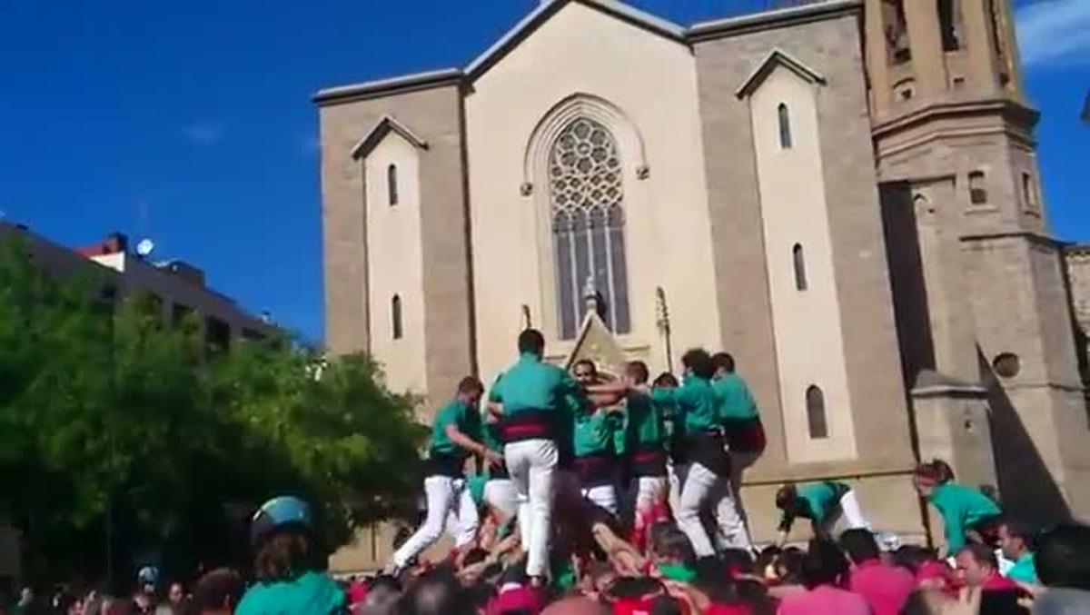 El procés de construcció del primer 7 de 8 dels Saballuts, pas a pas en aquest vídeo.