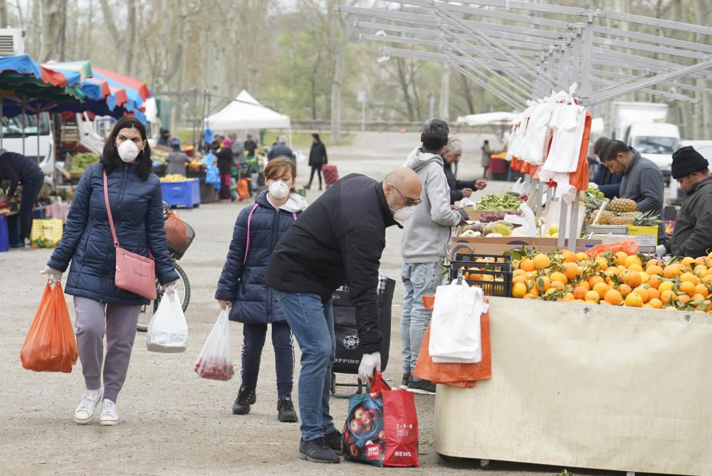 Els mercats del Lleó i la Devesa, gairebé buits