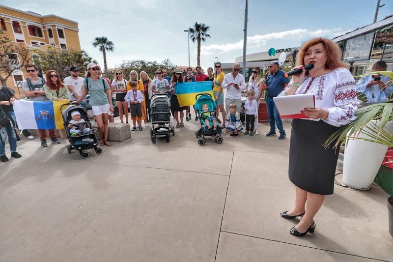 Concentración de ucranianos en Adeje contra la invasión rusa