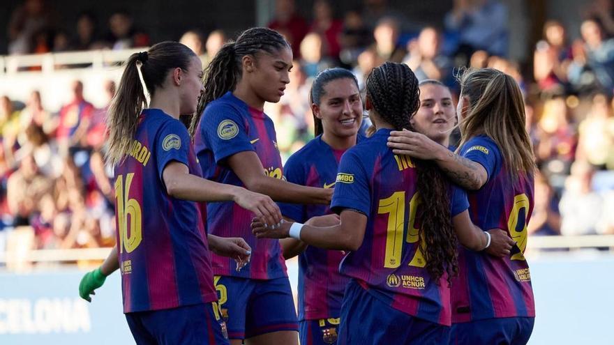 ¡El Barça femenino levanta el título de la Liga frente a su público!