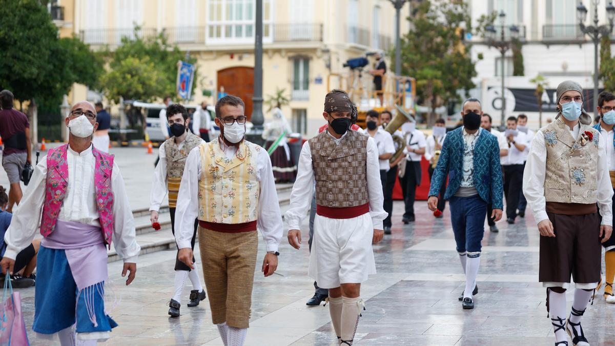 Búscate en el segundo día de Ofrenda por la calle Caballeros (entre las 18.00 y las 19.00 horas)