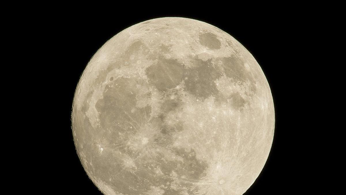 Imagen de la luna.