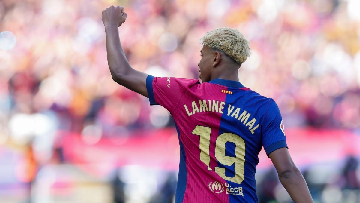 Lamine celebra el 2-2 anotado frente al Real Madrid en Montjuïc