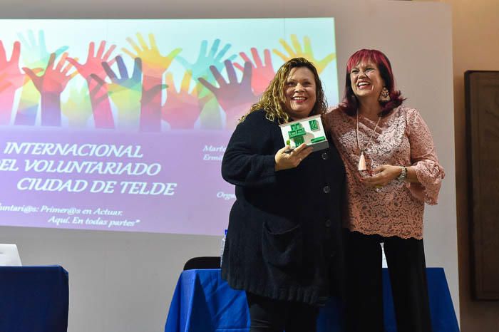 Entrega distinciones por el día del voluntariado