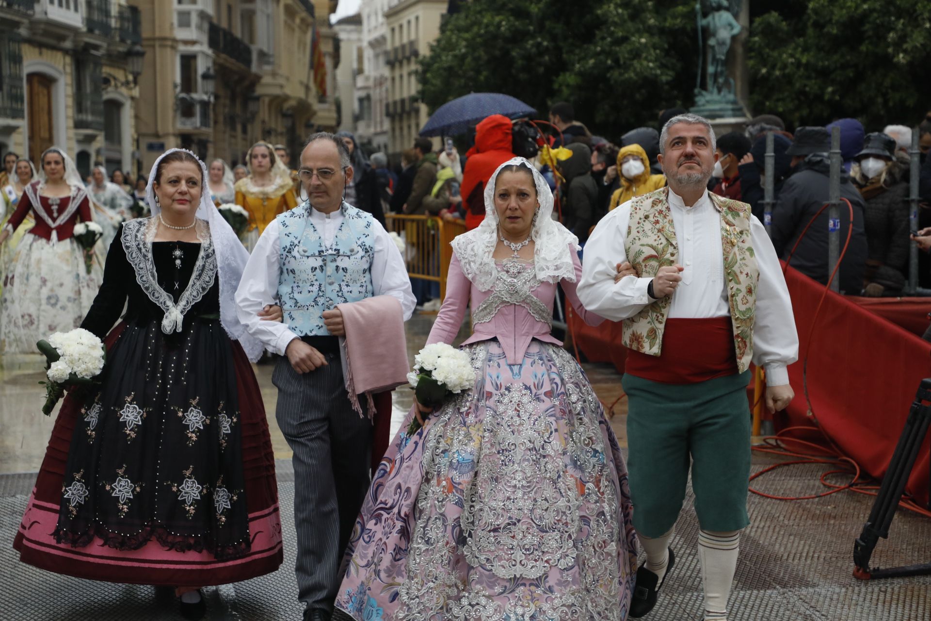 Búscate en el primer día de ofrenda por la calle de Quart (entre las 17:00 a las 18:00 horas)