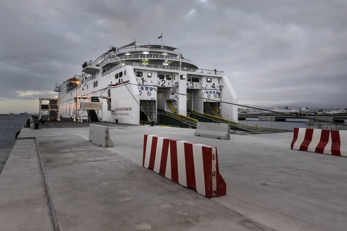 LAS PALMAS DE GRAN CANARIA A 03/07/2017. Nueva terminal operativa de Naviera Armas en el muelle de la Esfinge. FOTO: J.PÉREZ CURBELO