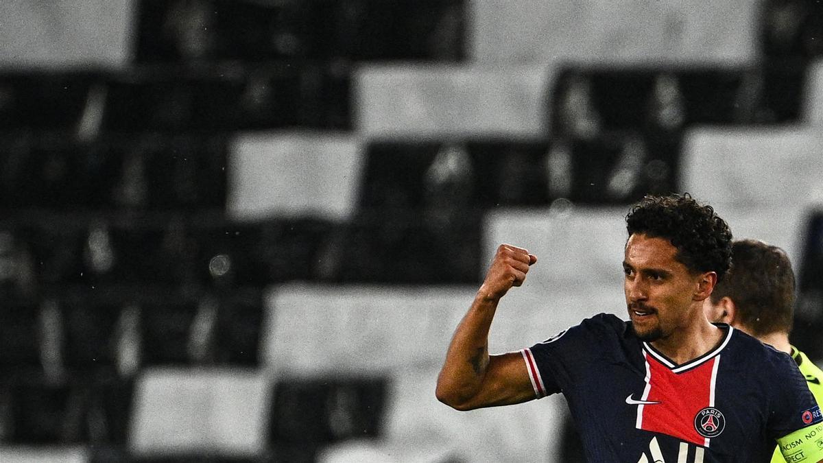 Marquinhos celebrando su gol