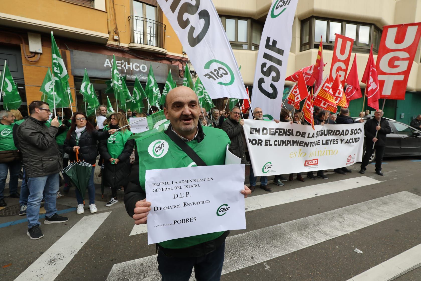 Protesta de los trabajadores de la Seguridad Social en Zaragoza