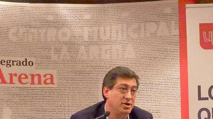 Ignacio Prendes, candidato de UPyD, ayer en Gijón.