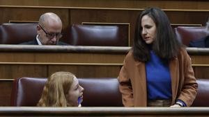 Las diputadas de Podemos Ione Belarra y Lilith Verstrynge en la sesión de control al Gobierno.