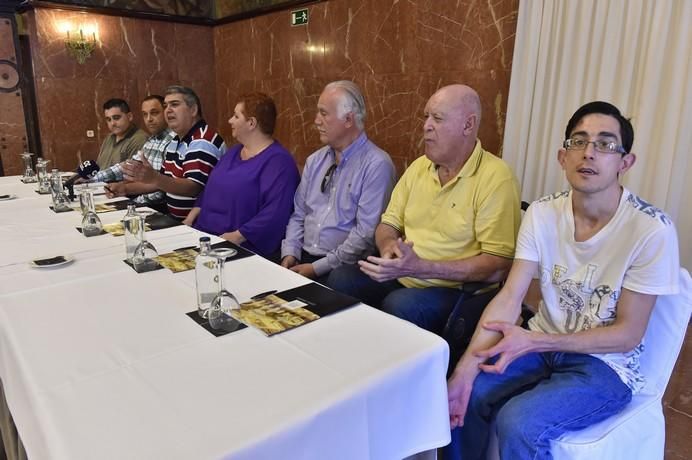 Presentación de la luchada homenaje al Pollo de ...