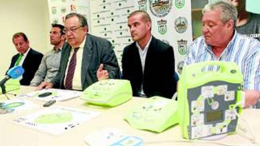 La FAF repartirá desfibriladores a todos los clubs andaluces