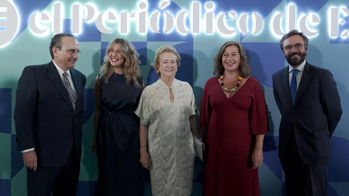 Acto de presentación de El Periódico de España: Javier Moll, Yolanda Diaz, Arantza Sarasola, Francina Armengol y Aitor Moll.