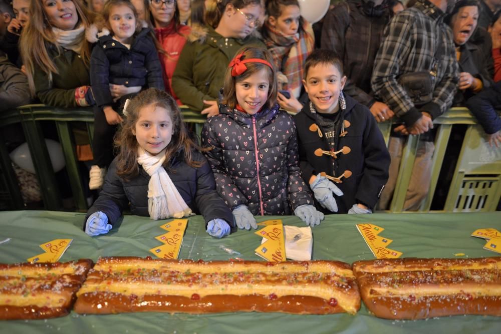 Roscón para todos en la Plaza del Ayuntamiento de Cartagena