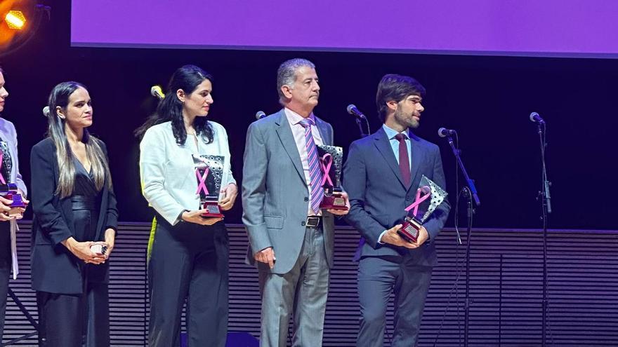 El doctor canario Pablo Juárez del Dago, homenajeado por su aportación a la sanidad canaria