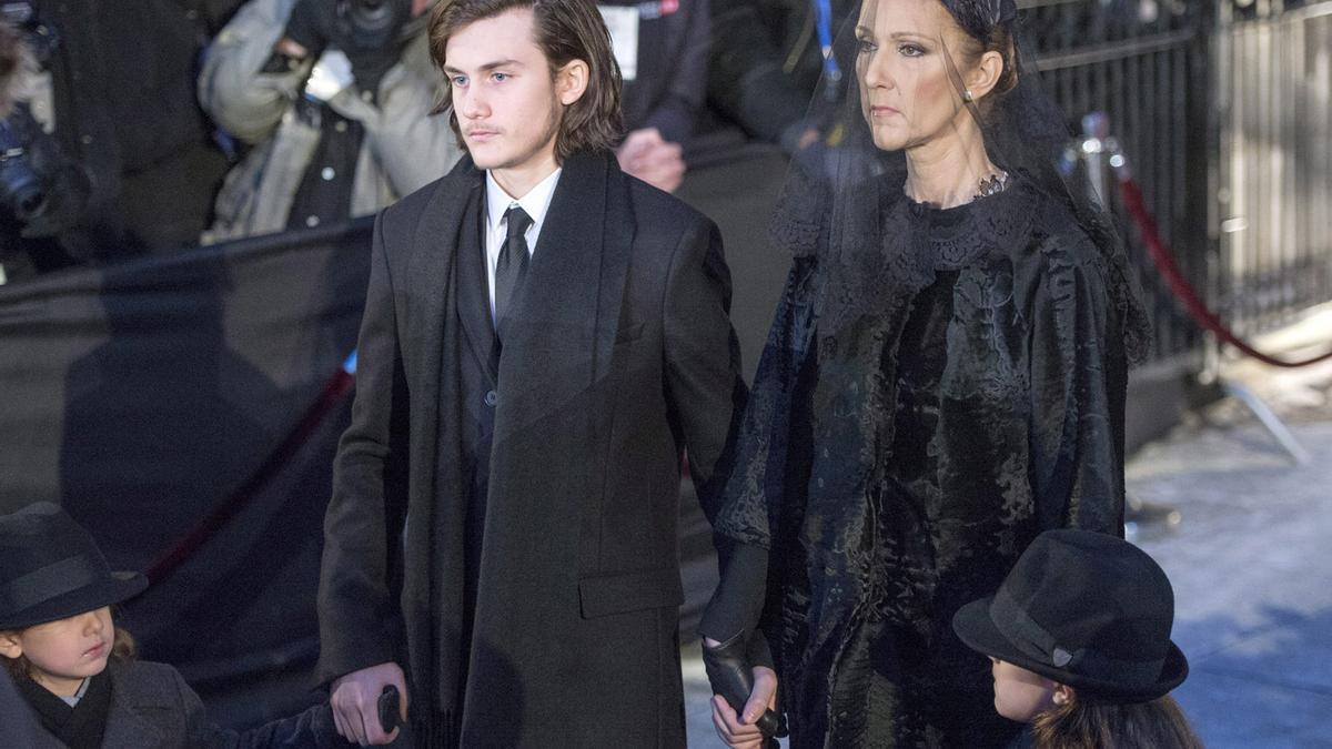 Celine Dion, con su hijo René-Charles en el funeral de su marido