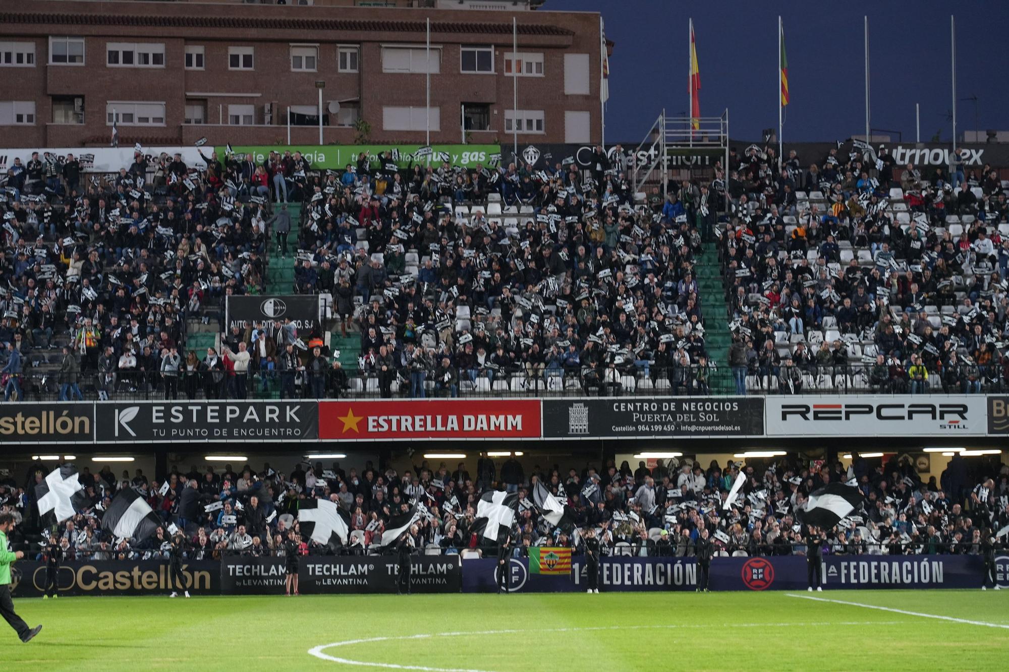 La afición del Castellón antes del partido