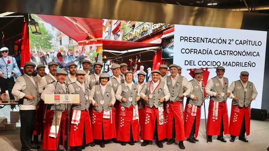 Dos restaurantes asturianos entran en la Cofradía del Cocido Madrileño por ser "templos" de este plato fuera de la capital