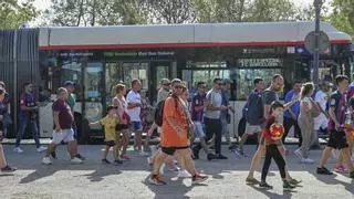Bus ágil, párkings lejos: chequeo a la movilidad del primer partido del Barça en Montjuïc