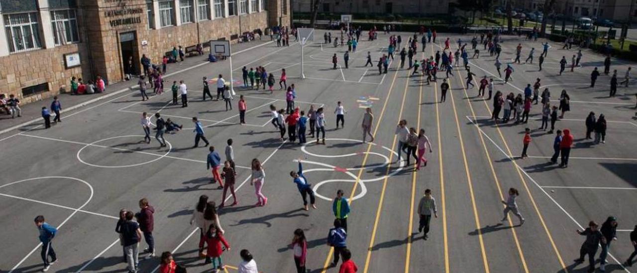 El patio del colegio público de Ventanielles, la semana pasada durante un recreo.