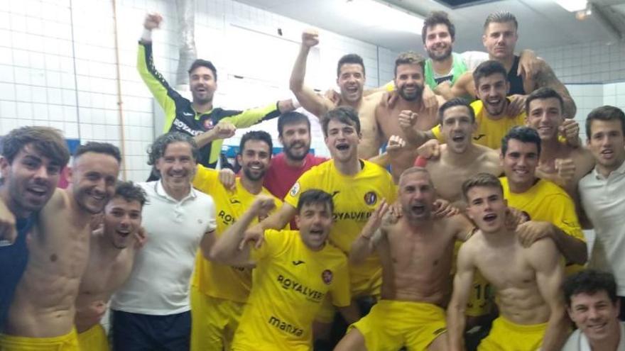 Els jugadors de l&#039;Olot celebrant la classificació per a la Copa del Rei