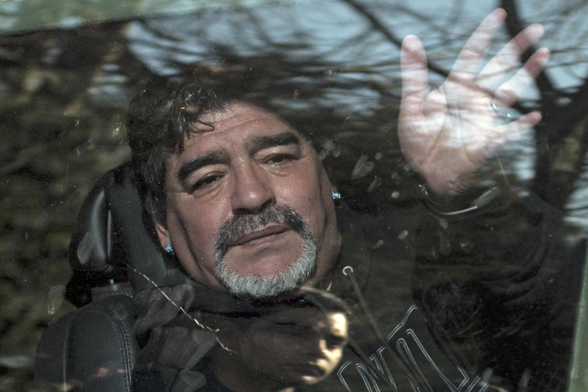 Maradona va morir «abandonat a la seva sort» pels metges
