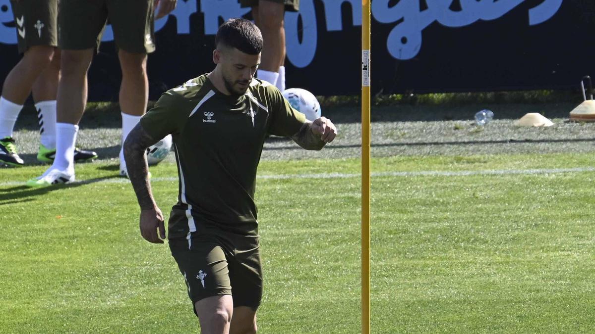 El atacante catalán, en un entrenamiento con el Celta de una temporada anterior.