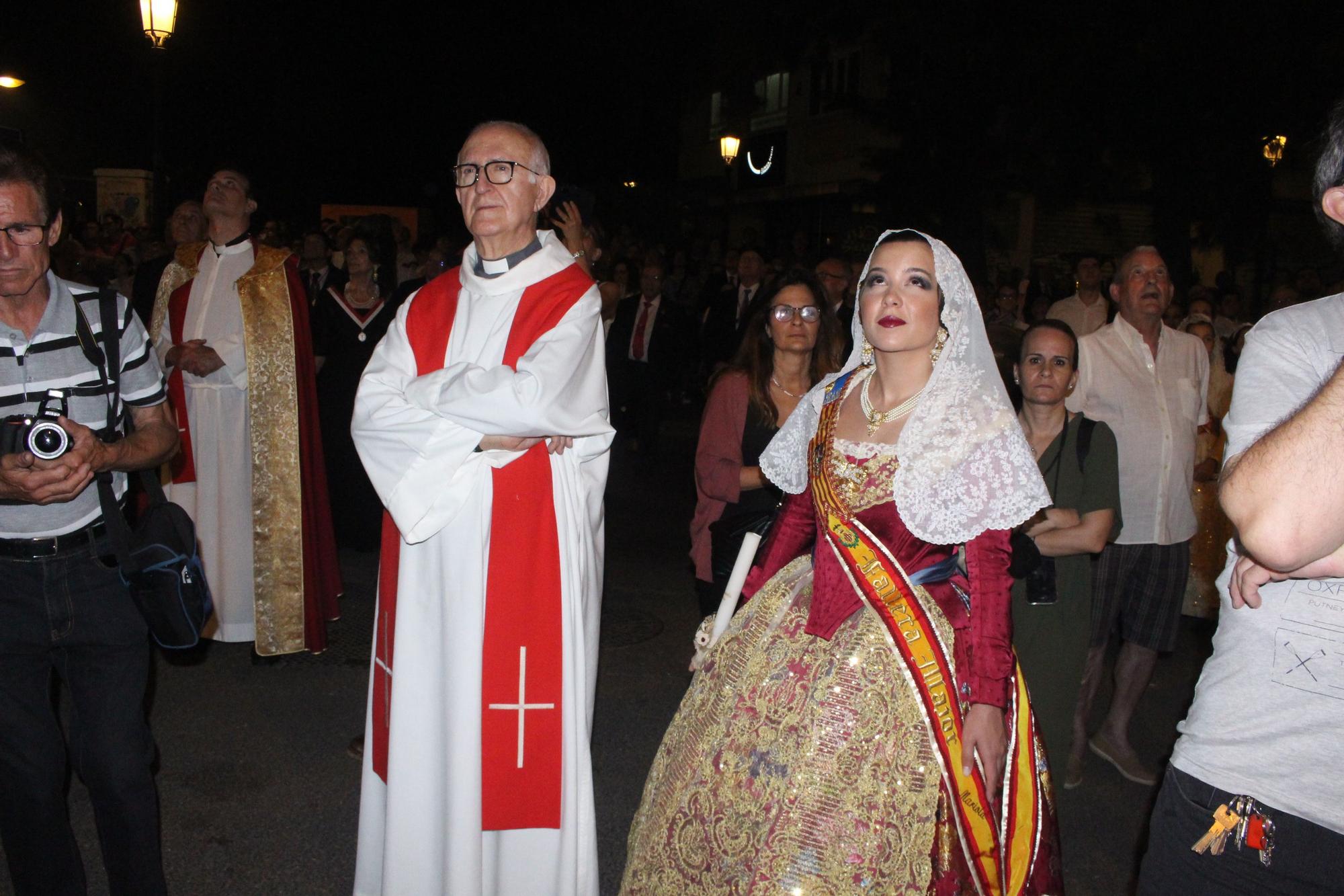 Carmen, Nerea, las cortes y las fallas de Zaidía acompañan al Cristo de la Fe