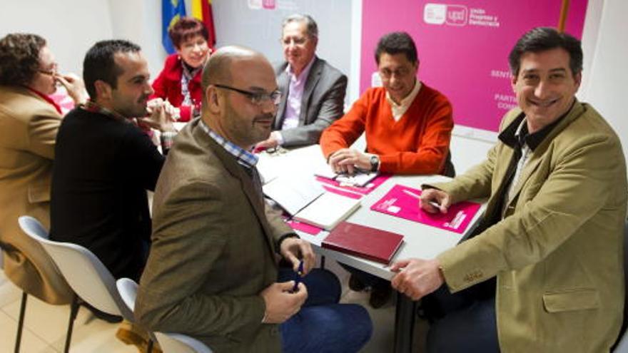 PSOE y UPyD estudian un pacto de gobierno en Asturias