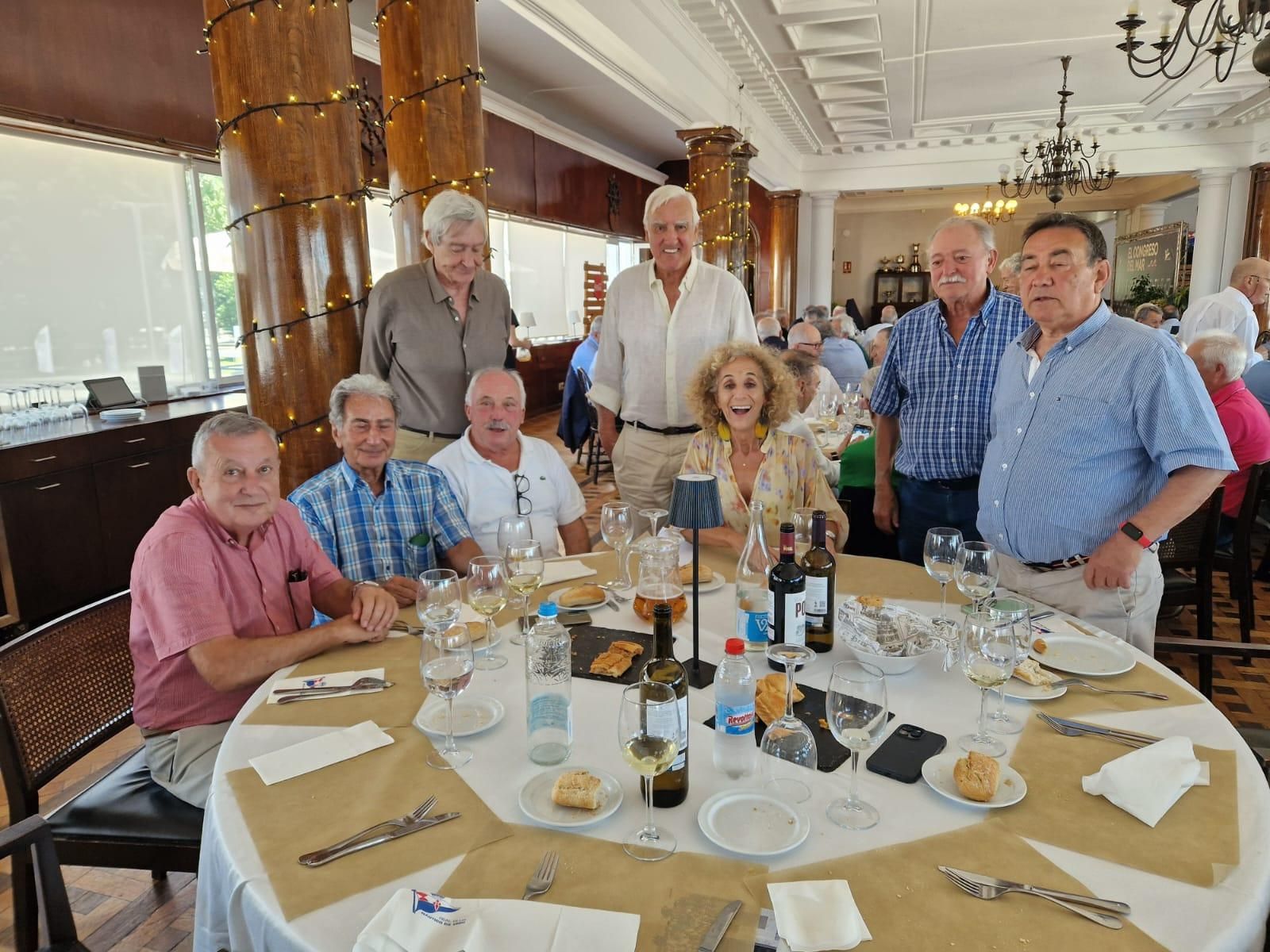 Risas y anécdotas en la comida anual de «A Morriña de Pescanova»