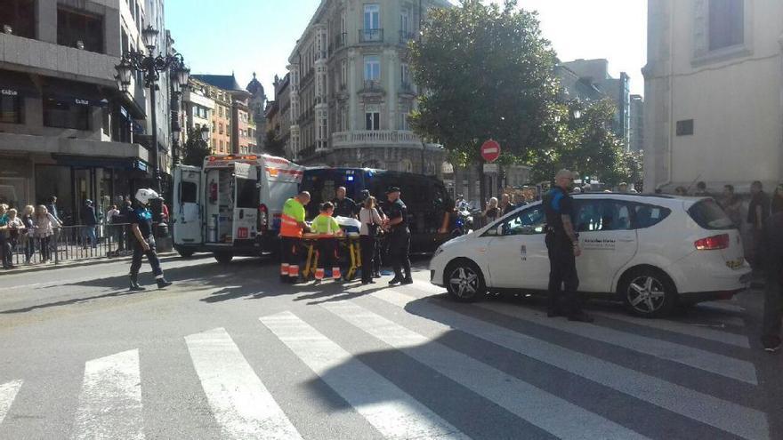 Herida una mujer de 74 años tras ser atropellada por un taxi en un paso de cebra de Independencia