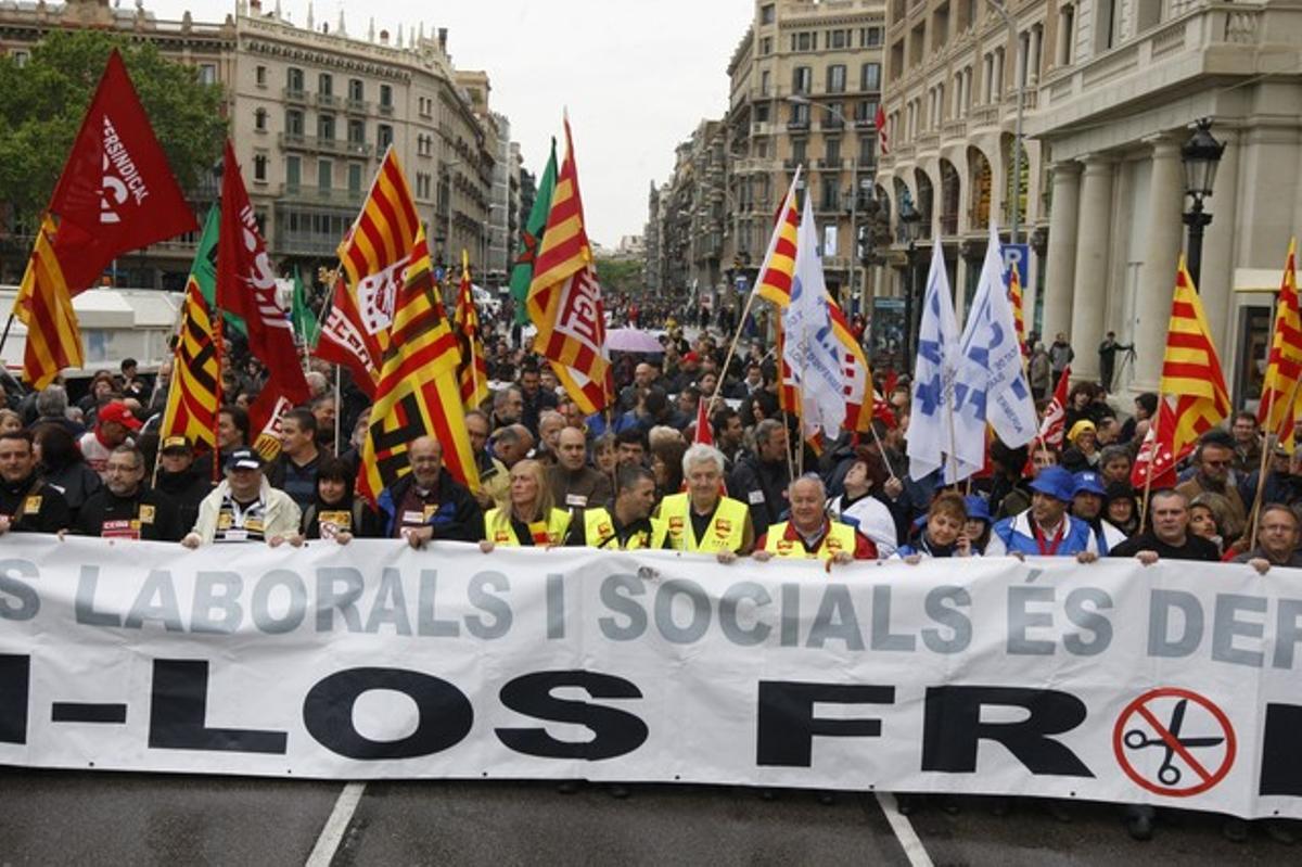 Cabecera de la manifestación de Barcelona contra los recortes
