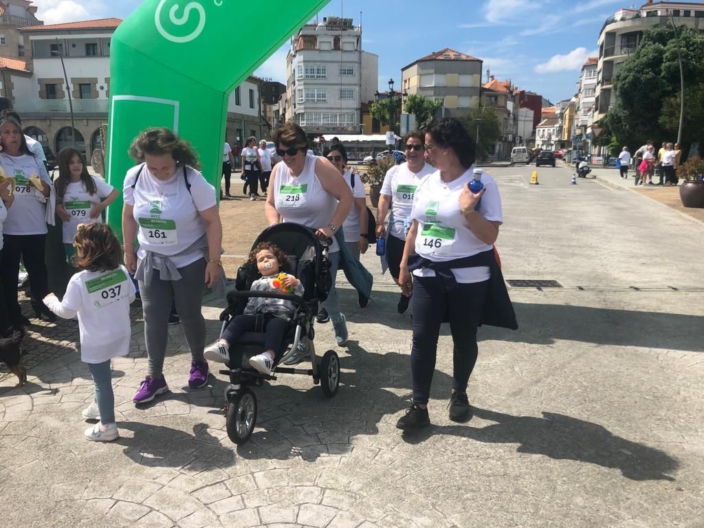 Participantes en la carrera contra el cáncer desarrollada en O Grove.