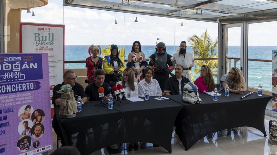 Onalia Bueno presenta Mogán Joven junto a otras autoridades. | LP/DLP