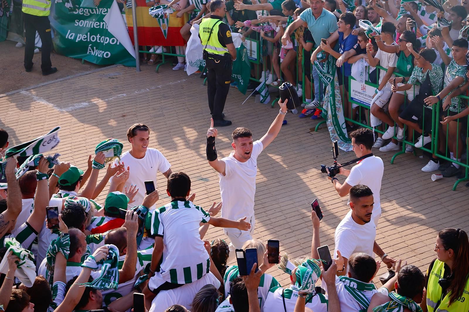 El Córdoba CF vuelve a Segunda / Las mejores imágenes de una noche para la historia