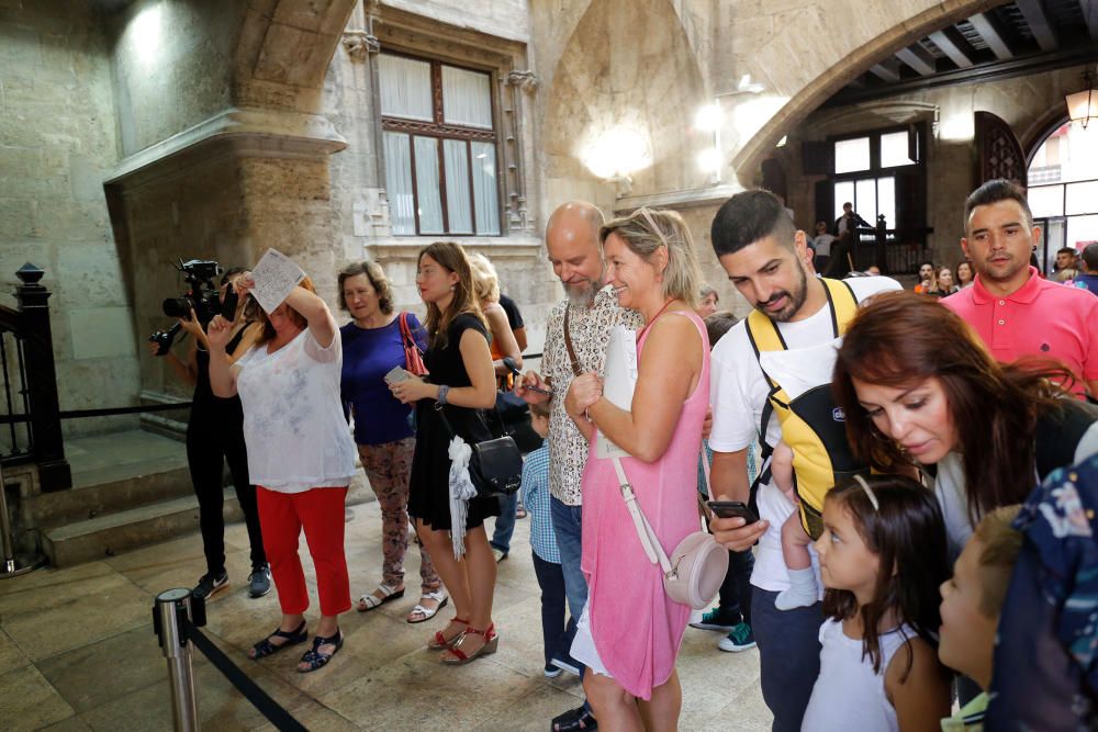 Puertas abiertas en el Palau de la Generalitat con motivo del 9 d'Octubre