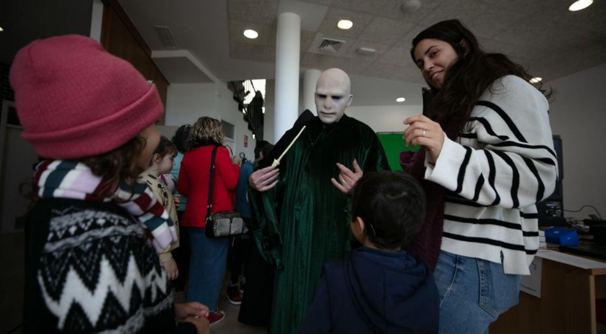 Pequeños valientes charlando con el terrorífico Voldemort.