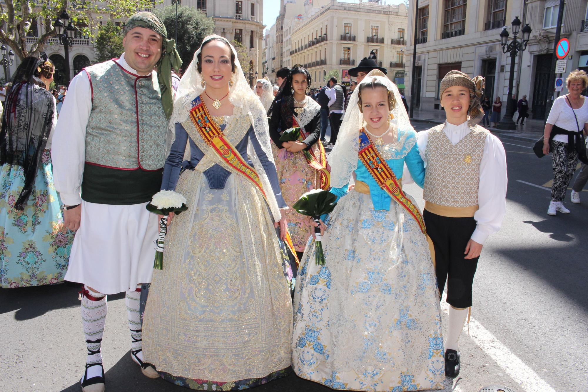 El desfile de falleras mayores en la Ofrenda a San Vicente Ferrer